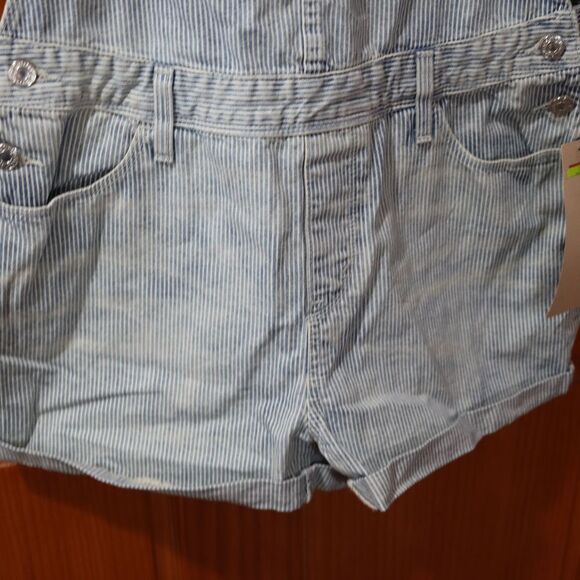 Levi’s Hickory Stripe Shortalls Overalls Crisscross Straps Juniors 13 NWT - Picture 9 of 16